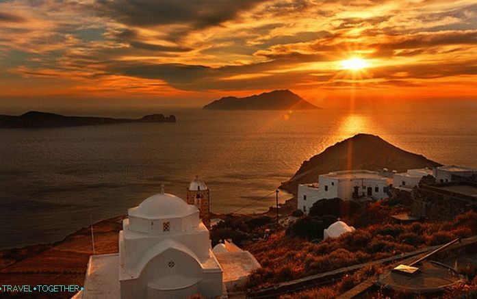 10 Greek places with the most romantic sunsets