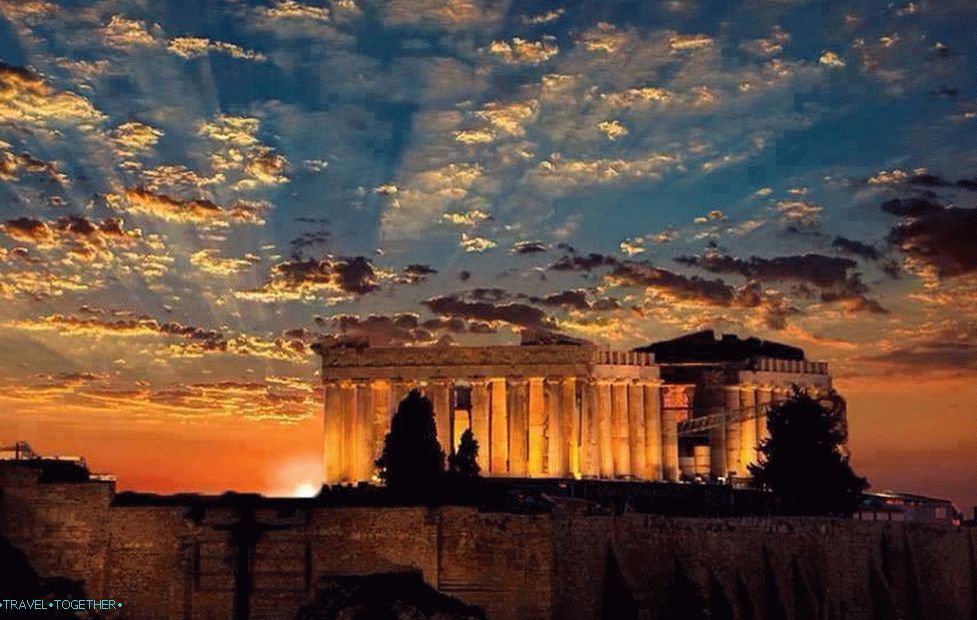 10 Greek places with the most romantic sunsets