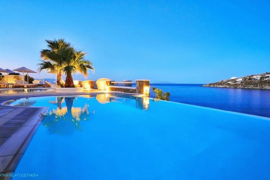 12 Greek hotels with impressive panoramic pools