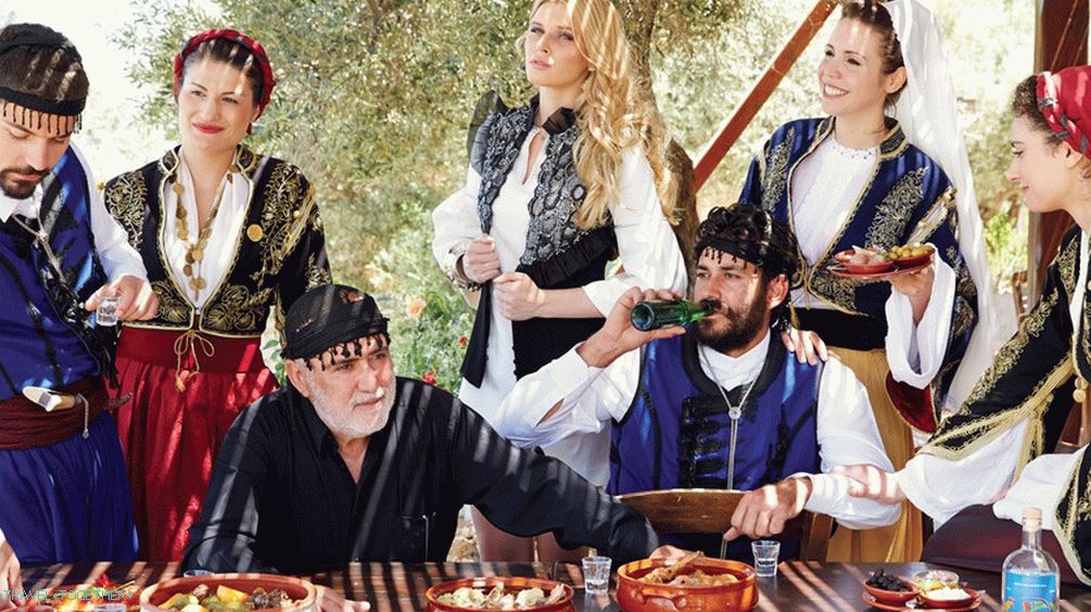 5 signs that you should go to Greece