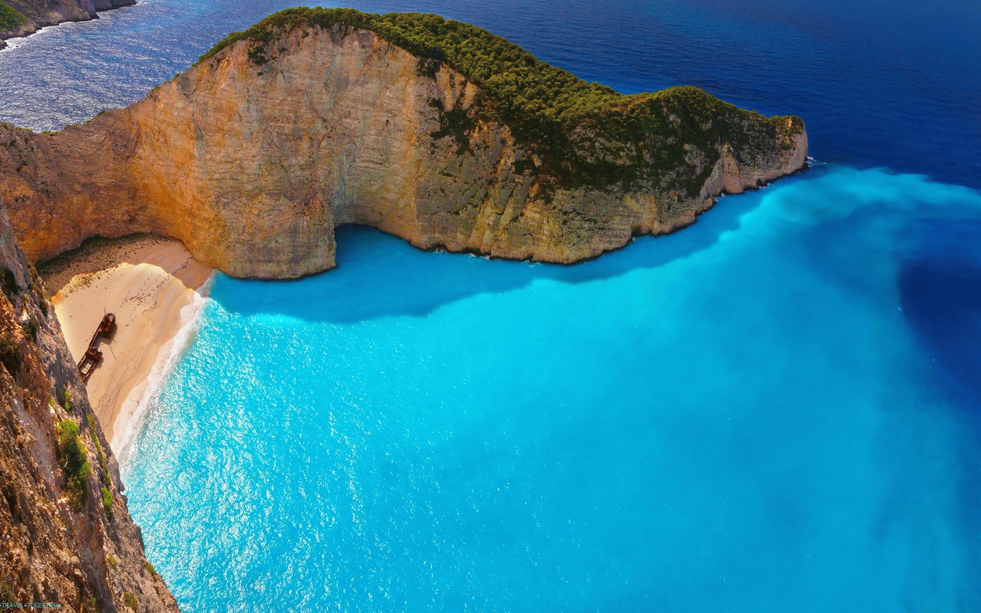 5 signs that you should go to Greece