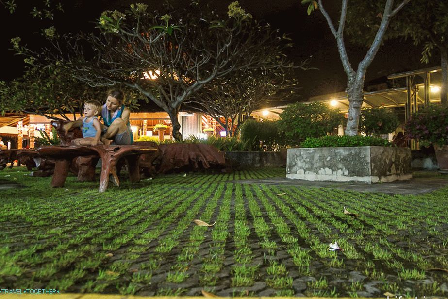 There is where to be like and sit