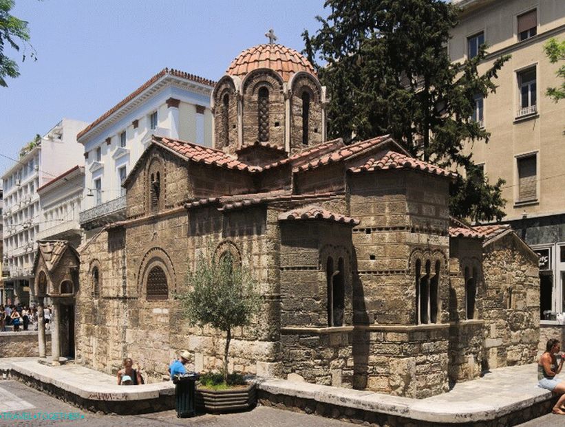 Church of the Virgin Kapnikarei