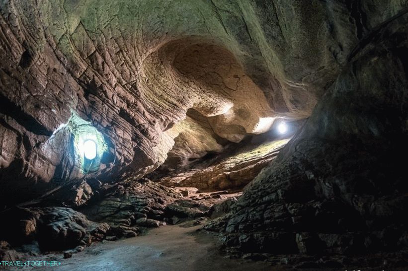 Ahshtyr cave in Sochi - my review of the popular sights