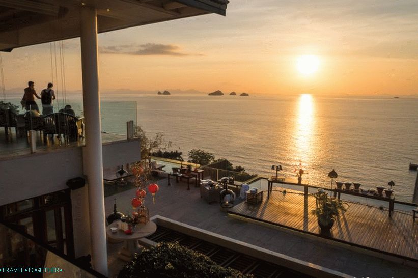 Air Bar at InterContinental Hotel - the best place to meet sunsets on Samui