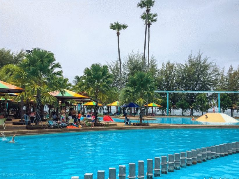 Water Park Pattaya Park - cheap and shabby