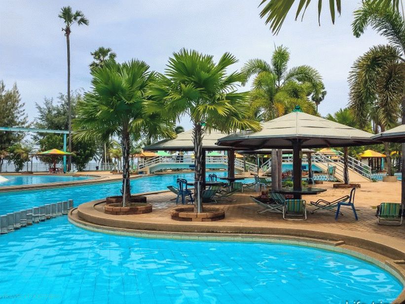 Water Park Pattaya Park - cheap and shabby