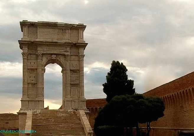Arch of Traian