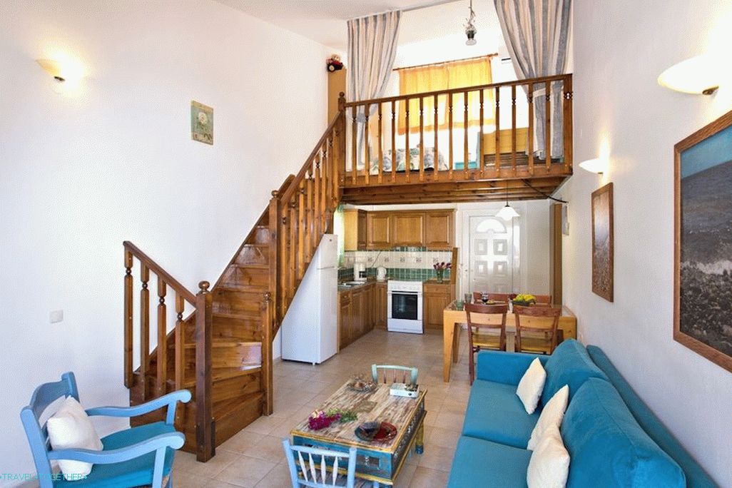 Apartments, hotels, apartments: where is the best place to stay in Greece?