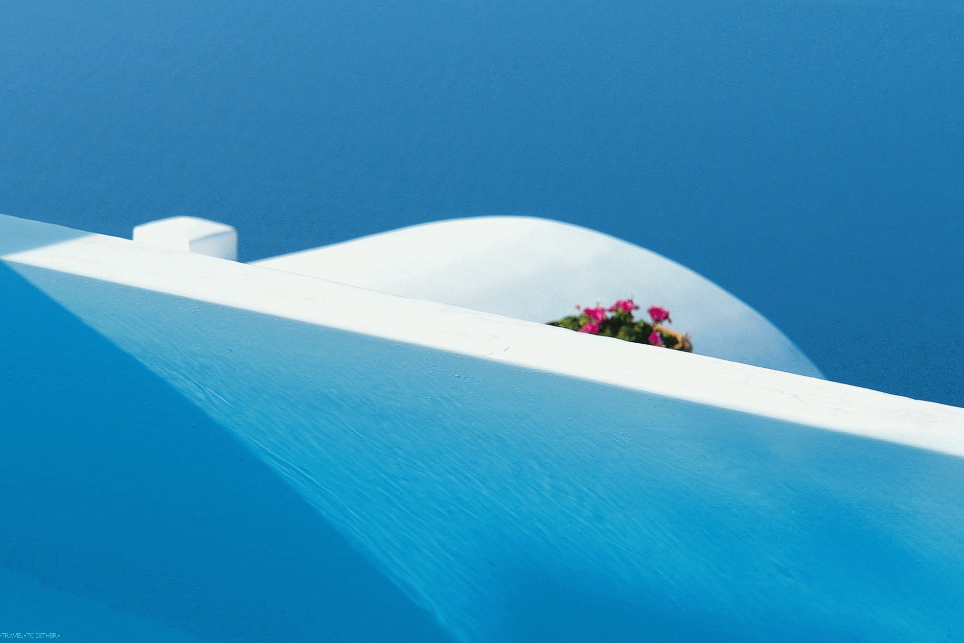 Apartments, hotels, apartments: where is the best place to stay in Greece?