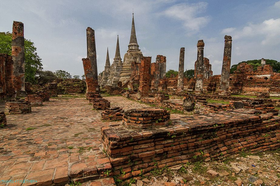 Except stupas, everything else is ruins