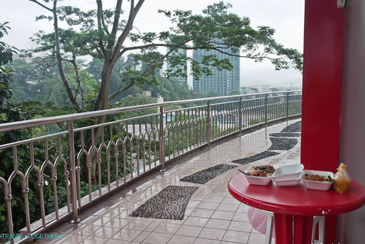 Romantic dinner near the Tower of Menara
