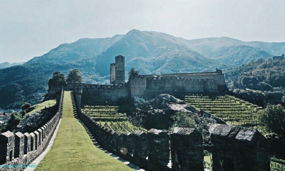 The ramparts of the castle of Castelgrande