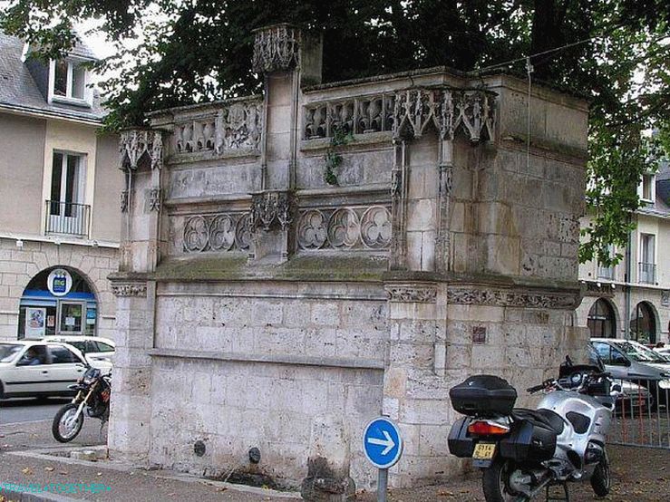 Fountain of Louis XII