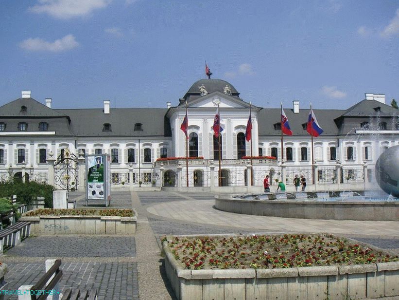 Palace Grashalkovich