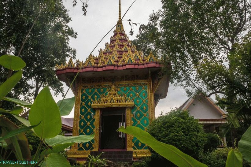 Phu Kha Noi Buddhist Temple on Phangan - the oldest on the island