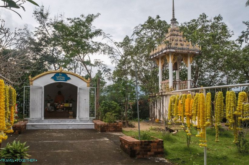 Phu Kha Noi Buddhist Temple on Phangan - the oldest on the island