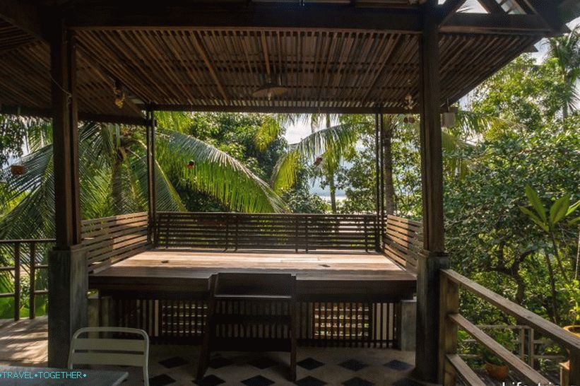 A place to relax around the pool