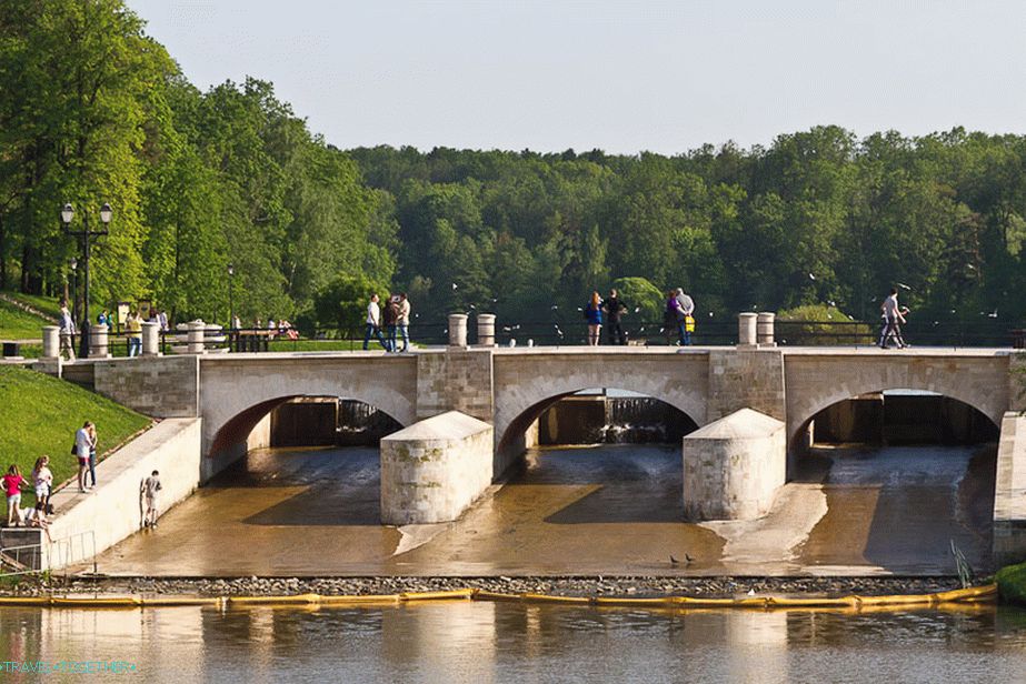 Dam in Tsaritsyno park