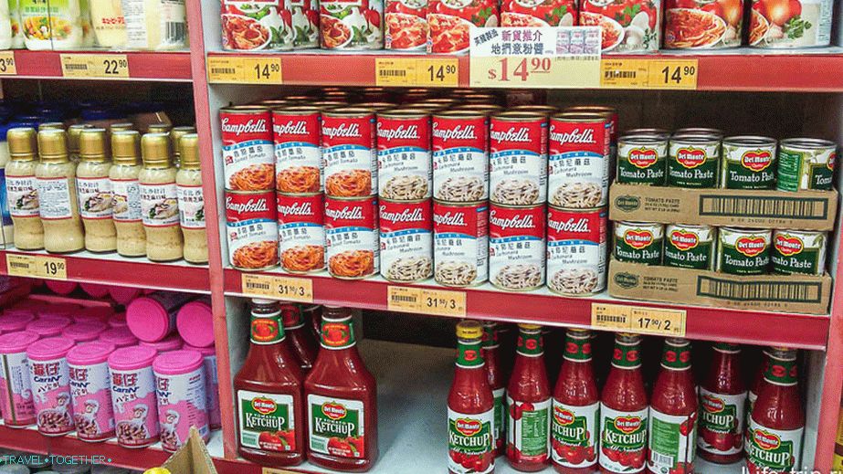 Ketchup and various pasta to spaghetti