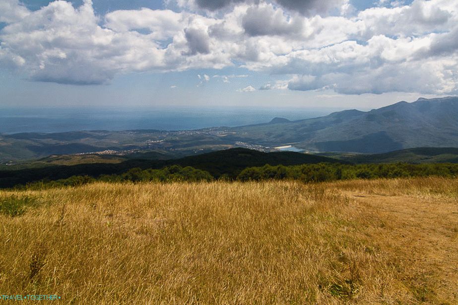 Half way to Chatyr Dag yayle