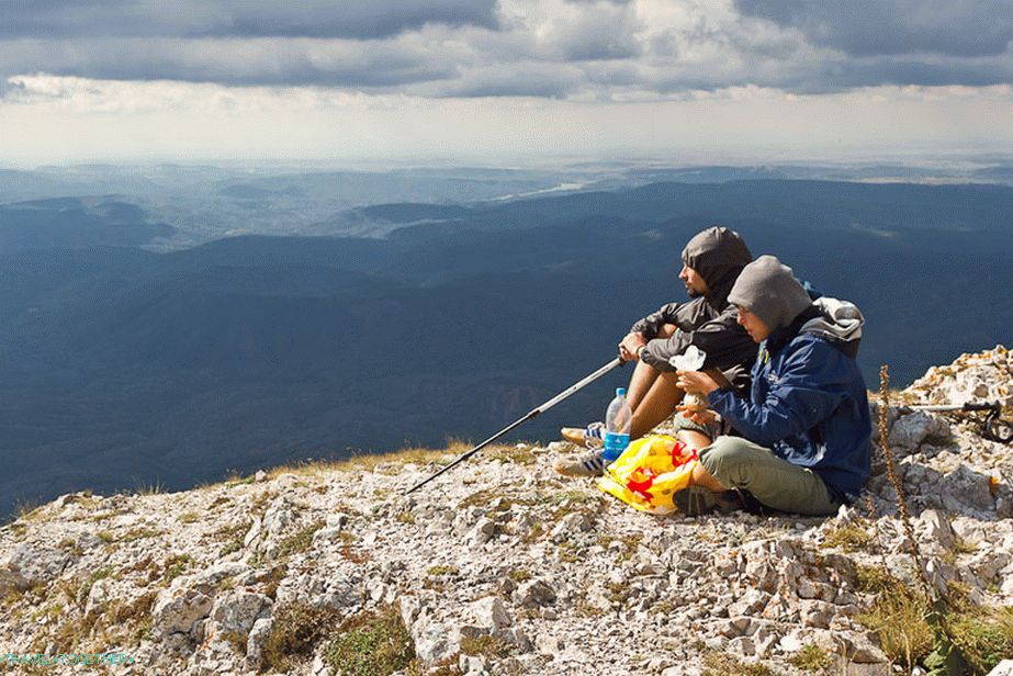 They sit without me, while I go taking pictures