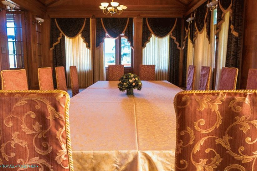 Stalin's dacha in Sochi is a story, not an attraction