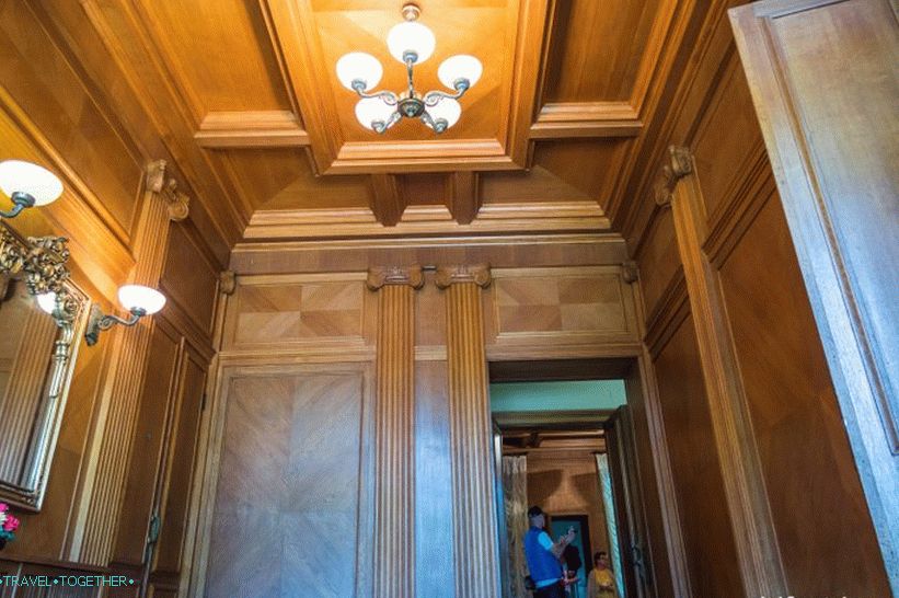 Stalin's dacha in Sochi is a story, not an attraction