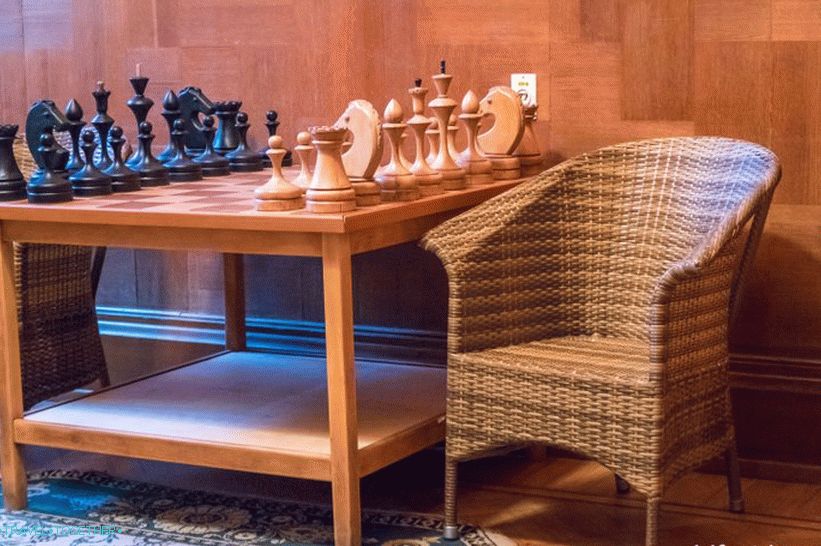 Stalin's dacha in Sochi is a story, not an attraction