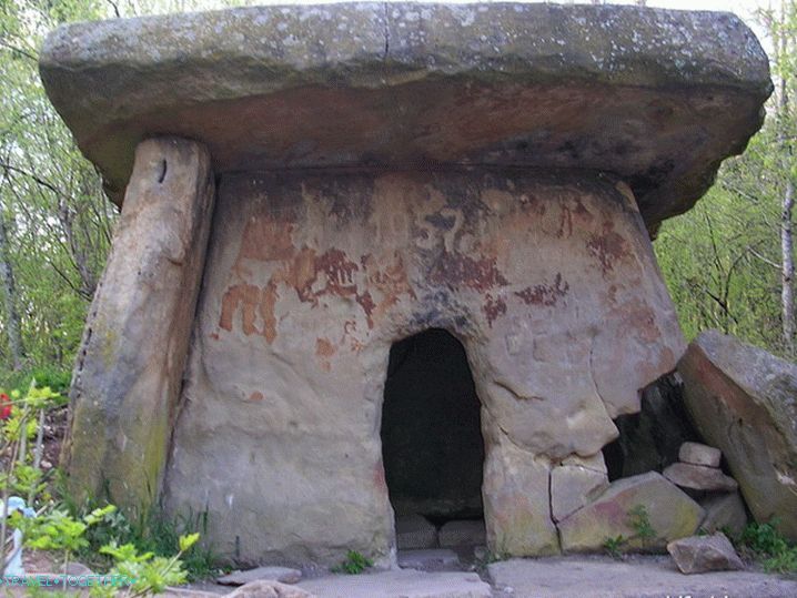 Dolmens of Gelendzhik. Dolmen Khan.