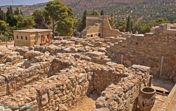Sights of Crete. Legend of the Palace of Knossos