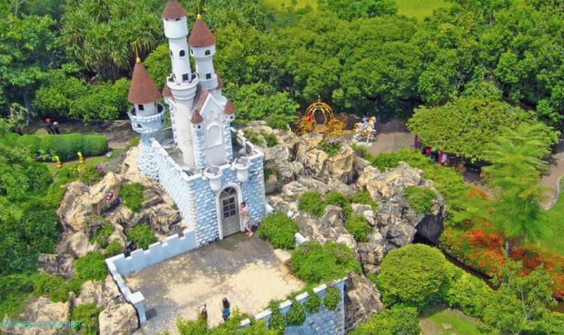 Dream World Amusement Park in Bangkok