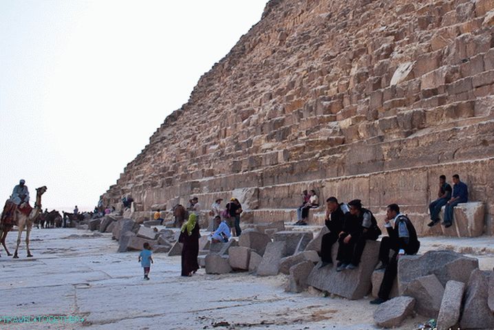 At the foot of the pyramid of Khafre.