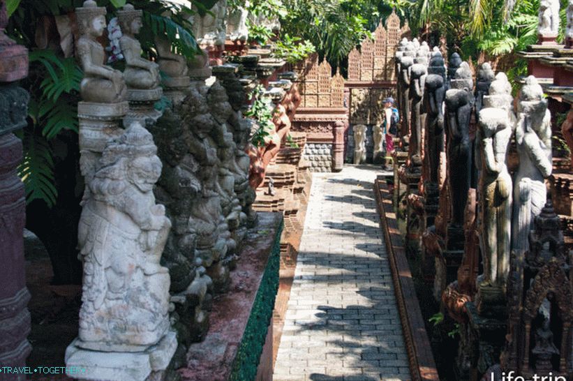 Alley of statues behind the main gate