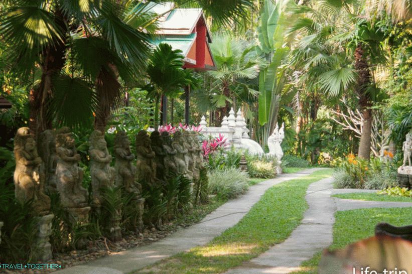 Dusit Dhewa - cultural center on Koh Samui