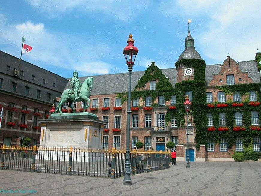 Town Hall and Market Square