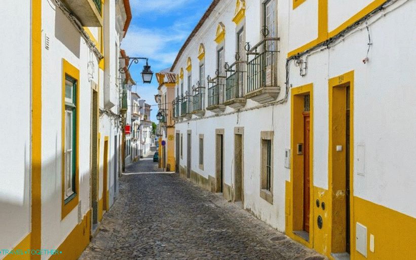 Streets of Evora