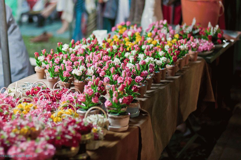 Sale of flowers at the festival