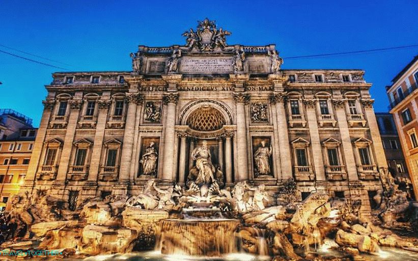 Sculptures of the Trevi Fountain