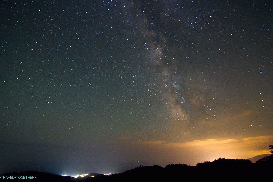 Camping in Crimea. ISO1600, 11mm, f2.8, 30sec