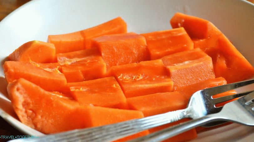 Papaya cut into slices