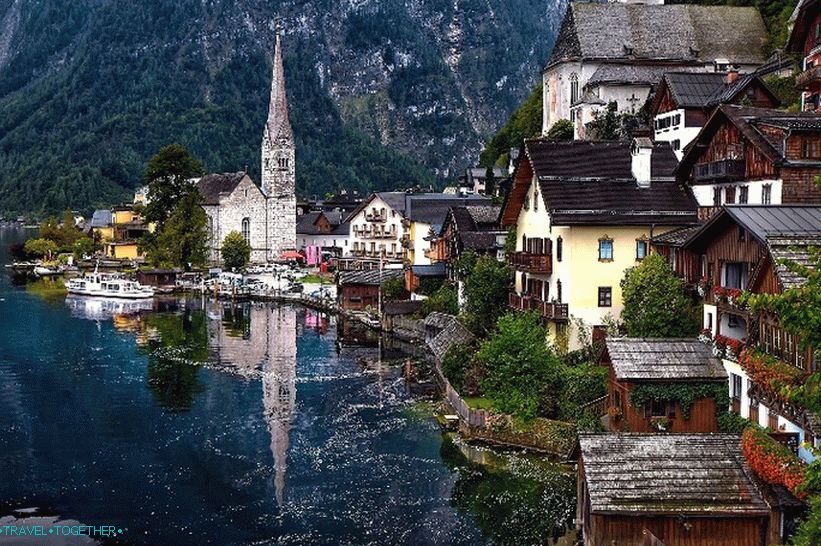 View of Hallstatt from the observation deck