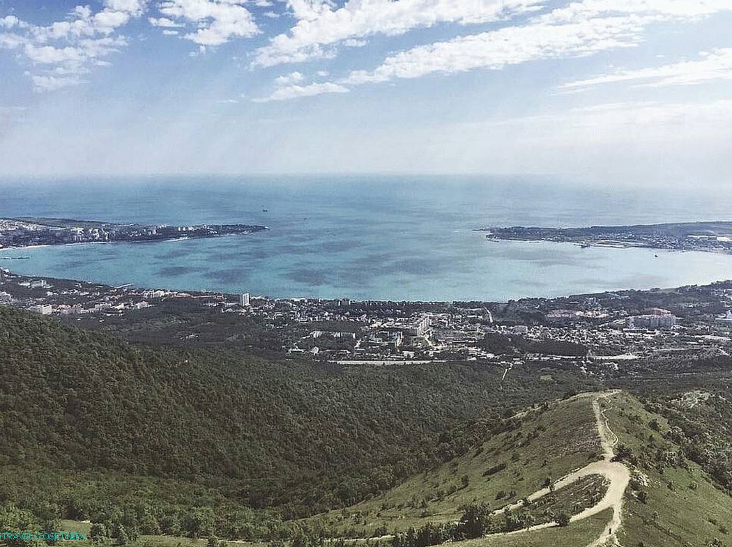 Panorama of the Gelendzhik Bay. Photo - @cathy_dar