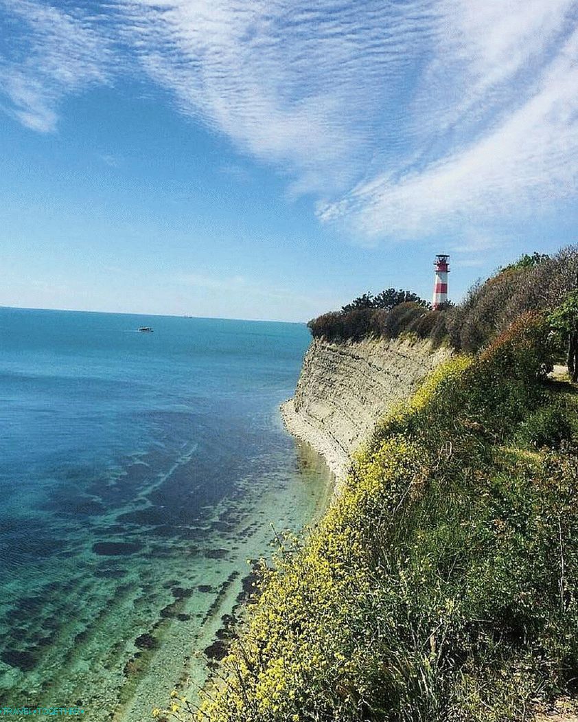 Mountains and Sea, Gelendzhik. Photo - @lovegen