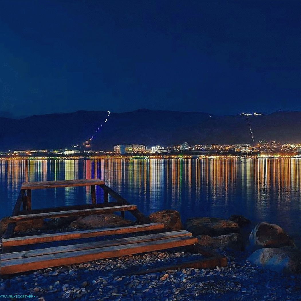 Night Gelendzhik. Photo - @lovegelen