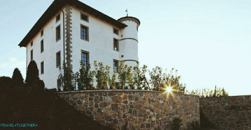 Castle-fortress in Shmartno