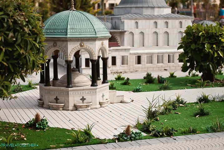 Model of the fountain in the mini-city height of 20 cm.