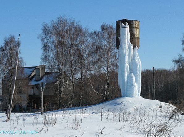 On the way to the boarding house ZIL.