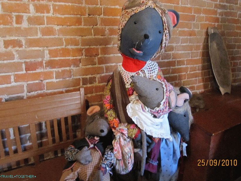 Excursion to the town of Myshkin and the village of Martynovo