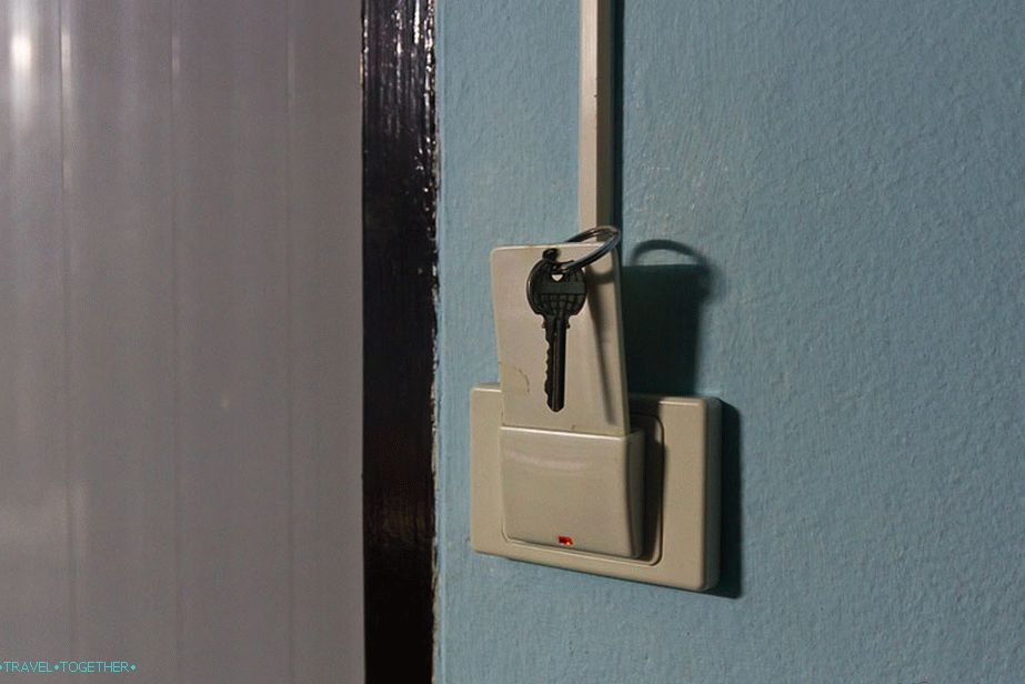 A key with a magnetic card of inclusion of electricity